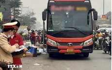 'Nhồi nhét' 50 người trên xe 21 chỗ, chủ xe và tài xế bị phạt 217 triệu đồng
