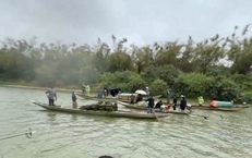 Lật thuyền trên sông Gianh, nhiều người trong một gia đình tử vong và mất tích