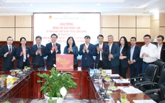 Bộ trưởng Đào Hồng Lan thăm, chúc Tết thầy trò ĐH Y Dược TPHCM