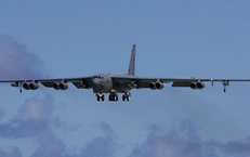 10 máy bay quân sự lâu đời nhất vẫn đang hoạt động tiền tuyến