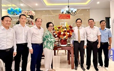 Lãnh đạo TPHCM thăm, chúc mừng nguyên Bộ trưởng Bộ Y tế và các cán bộ lão thành ngành y