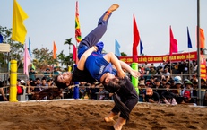 Hội vật làng Sình: Từ sới vật cổ truyền đến sân chơi đầu xuân 