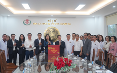 Bộ trưởng Đào Hồng Lan thăm, làm việc và chúc Tết Bệnh viện Phong-Da liễu Trung ương Quy Hòa