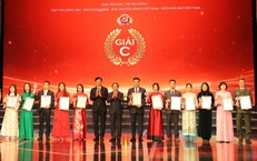 Báo Sức khỏe và Đời sống vinh dự nhận giải C Giải báo chí Búa liềm Vàng 2025