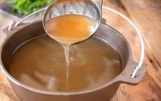 4 lợi ích tiềm năng của nước hầm xương