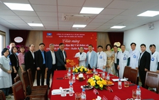 Thứ trưởng Bộ Y tế Đỗ Xuân Tuyên thăm, kiểm tra công tác ứng trực Tết tại BVĐK Hà Thành