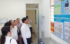 Thứ trưởng Bộ Y tế Đỗ Xuân Tuyên chúc Tết, kiểm tra công tác trực Tết tại các cơ sở y tế ở TPHCM