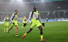 Bundesliga: Dortmund 'phả hơi nóng' vào Bayern Munich