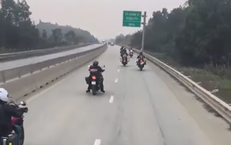 Những ai điều khiển11 xe mô tô phân khối lớn trên cao tốc Tuyên Quang - Phú Thọ?