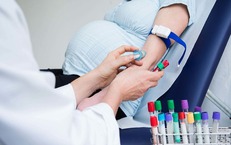 Thai phụ trẻ phát hiện sùi mào gà lan rộng chỉ sau vài tuần