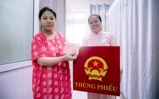 Sản phụ vừa vượt cạn thành công: 'Đây là lần bầu cử đáng nhớ nhất cuộc đời tôi'