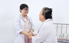 Trượt đốt sống sau té ngã, bệnh nhân được cứu bằng mổ nội soi ít xâm lấn