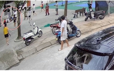 Đang đưa con đi dạo, bác sĩ kịp cứu người đàn ông 64 tuổi ngã quỵ