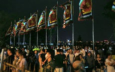 Hàng nghìn người xếp hàng chờ khai ấn Đền Trần Nam Định 2026 trong đêm