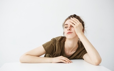 Bác sĩ chỉ 4 dấu hiệu suy thận ở người trẻ dễ bỏ qua