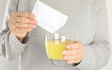 Phân biệt nước bù điện giải và sản phẩm bù nước đóng chai: Hiểu đúng để tránh rủi ro sức khỏe