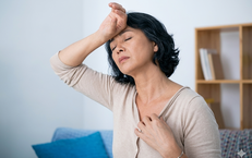 5 cách giúp phụ nữ làm chủ cơn bốc hỏa thời kỳ mãn kinh