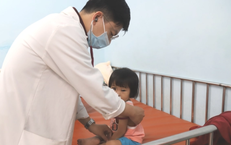 Tay chân miệng vượt ngưỡng cảnh báo, TPHCM tăng cường phòng dịch