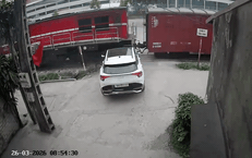 Liên tiếp xảy ra ô tô va chạm tàu hỏa: 4 nguyên tắc phải nhớ khi băng qua đường sắt