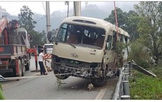 Khẩn trương khắc phục hậu quả vụ xe khách 29 chỗ lao xuống vực tại Tam Đảo