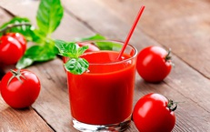 Uống một ly nước ép cà chua mỗi ngày có giúp hạ huyết áp?