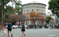 Tháng Ba, ngắm Hà Nội mùa cây thay lá