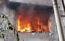 Hà Nội: Kịp thời khống chế đám cháy nhà dân trên phố Chùa Bộc