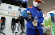 Giá xăng hôm nay tiếp tục tăng mạnh, RON95 lên 22.340 đồng/lít