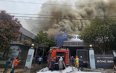 Cháy kho giấy tại Cụm công nghiệp Quốc Oai, nỗ lực cứu 2.500m2 nhà xưởng