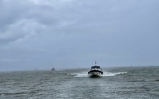 Tìm kiếm tàu cá mất liên lạc trên biển