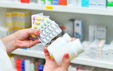 Theo dõi sát giá thuốc, bảo đảm cung ứng đủ cho khám, chữa bệnh