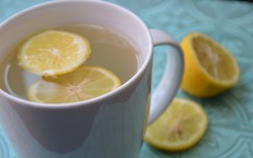 Uống nước chanh ấm mỗi sáng thận thay đổi như thế nào