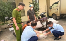 Chở hơn 2 tạ lòng lợn có dấu hiệu phân hủy đi bán, bất ngờ bị Tổ công tác phát hiện