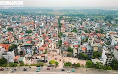 Người dân tháo dỡ tài sản bàn giao mặt bằng xây "siêu cầu" 20.000 tỷ đồng