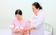 Mổ bắt con và bóc khối u xơ nặng 1,1 kg để cứu mẹ con thai phụ