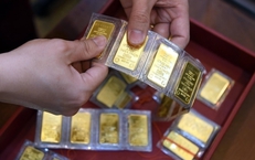 Chốt giá vàng hôm nay ngày 13/4 đồng loạt giảm mạnh