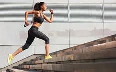 Cách leo cầu thang bộ giúp giảm mỡ đùi và sở hữu đôi chân thon gọn