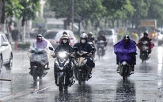 Nhiều khu vực chuyển mưa dông từ chiều tối nay, cảnh báo lũ quét và sạt lở đất.