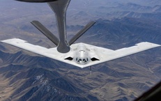 'Sát thủ tàng hình' B-21 Mỹ hoàn thành thử nghiệm tiếp nhiên liệu trên không đầu tiên