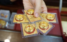 Chốt giá vàng hôm nay ngày 16/4 giảm cực mạnh