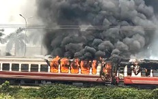 Thông tin vụ tàu hỏa bốc cháy 2 toa chở khách