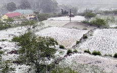 Nguyên nhân xảy ra dông lốc, mưa đá liên tiếp những ngày qua