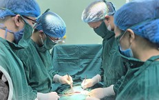 Cấp cứu kịp thời ca rau bong non, mẹ tròn con vuông