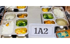 Nỗi lòng người thầy trước giới hạn đạo đức bên khay cơm của trẻ