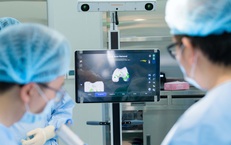 Vinmec đưa robot AI từ Mỹ về Quảng Ninh, thay khớp gối chính xác từng milimet với chi phí như mổ thường