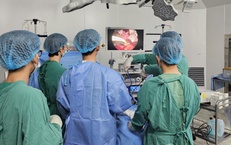 Nội soi cắt ung thư gan nặng 400g ở bệnh nhân viêm gan B