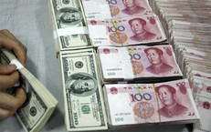 Tỷ giá hôm nay 24/4: USD nhích tăng, NDT diễn biến trái chiều