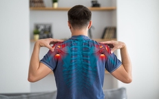 5 động tác giúp giảm đau lưng, cứng cổ do ngồi nhiều