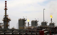 Giá dầu tăng trở lại khi eo biển Hormuz tiếp tục bị phong tỏa