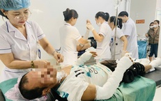 Bị bỏng vì thui thịt chó bằng bình gas, hai người đàn ông lại lấy xăng chữa vết thương